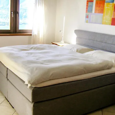 Miralago - Utoring Apt- C28 By Interhome *
