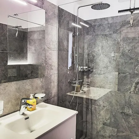 Miralago - Utoring Apt- C28 By Interhome Apartman *